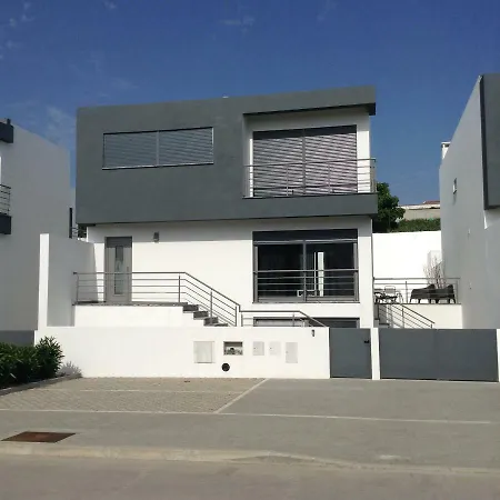 Pani Villa *