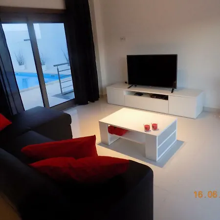 Villa Pani Lourinha (Lisbon)